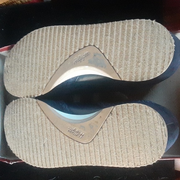 Tommy Hilfiger Sneakers - Picture 7 of 7